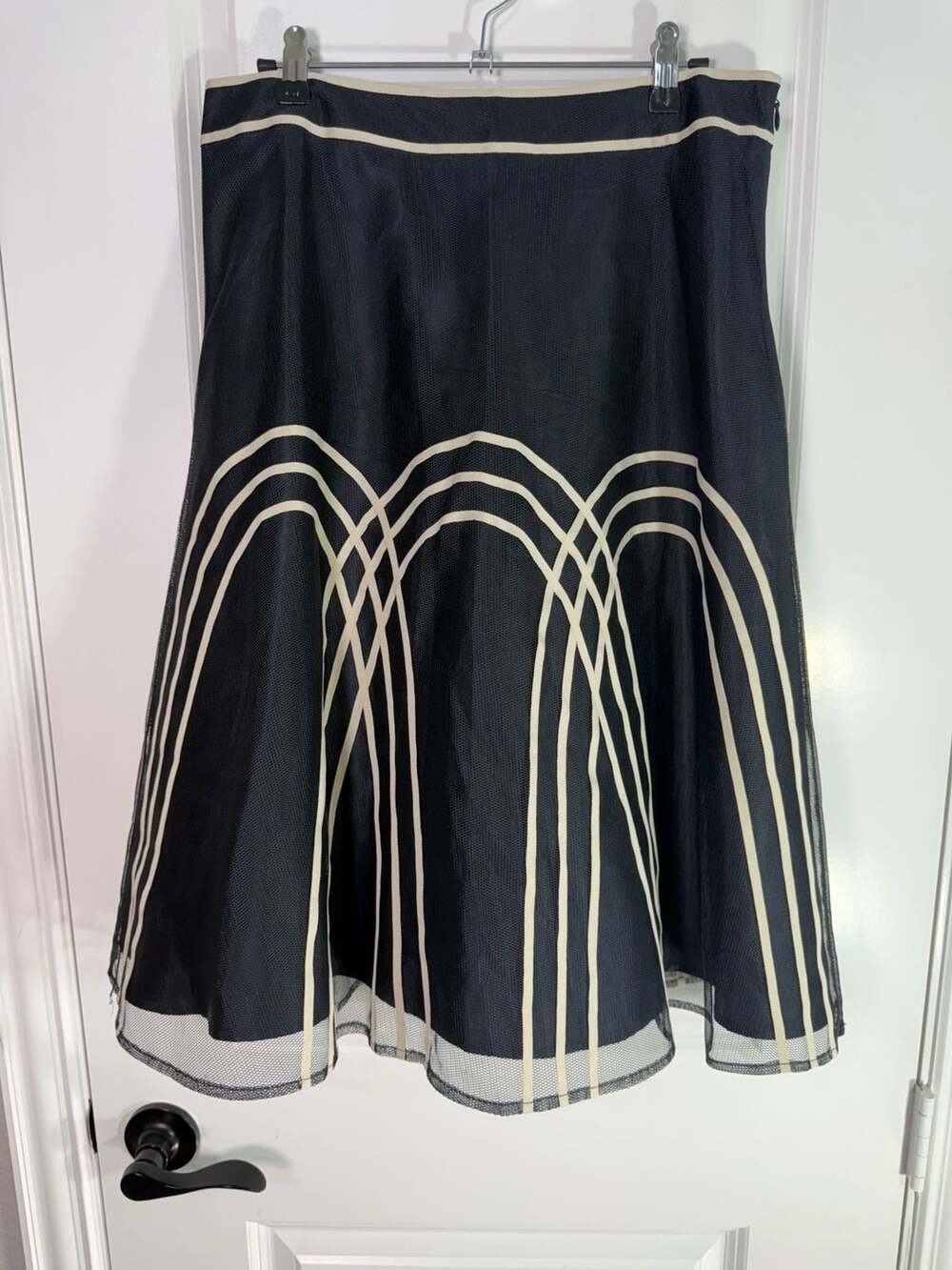 Ann Taylor Loft Skirt Size 8P Knee Length Black with White Trim - Picture 2 of 6